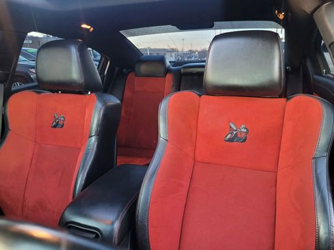 Used 2019 Dodge Charger Scat Pack w/ Dynamics Package image 2