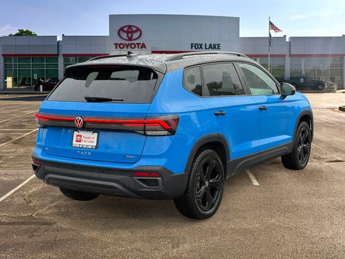 Used 2025 Volkswagen Taos SE AWD/4WD image 5