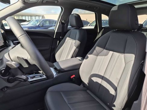 Certified 2025 Audi Q5 Premium w/ Convenience Package image 13