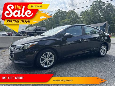 Used 2019 Chevrolet Cruze LS w/ LS Convenience Package FWD image 1
