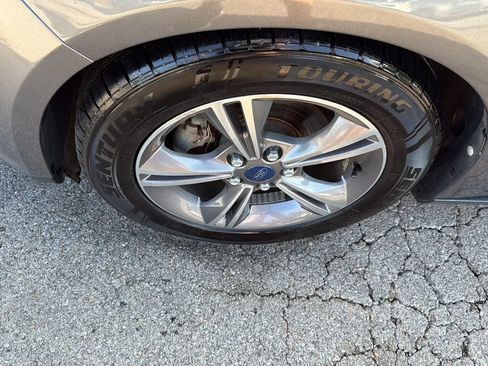 Used 2014 Ford Focus SE w/ SE Sport Package image 30