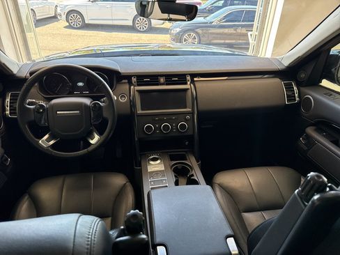 Used 2019 Land Rover Discovery SE AWD/4WD image 9