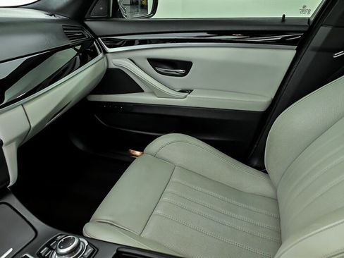 Used 2013 BMW M5 RWD image 33