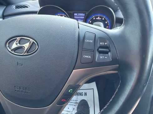 Used 2013 Hyundai Genesis 3.8 RWD image 28