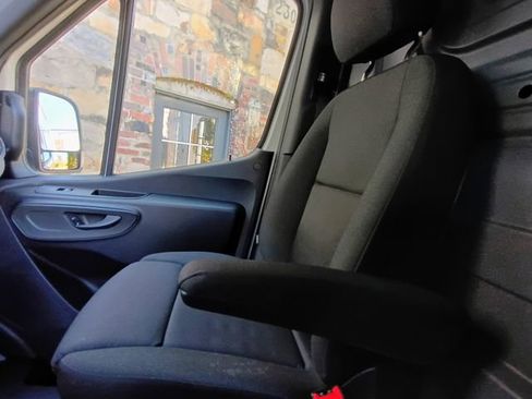 Used 2025 Mercedes-Benz Sprinter 2500 image 60