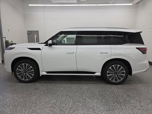 New 2026 INFINITI QX80 Luxe w/ Cargo Package AWD/4WD image 2