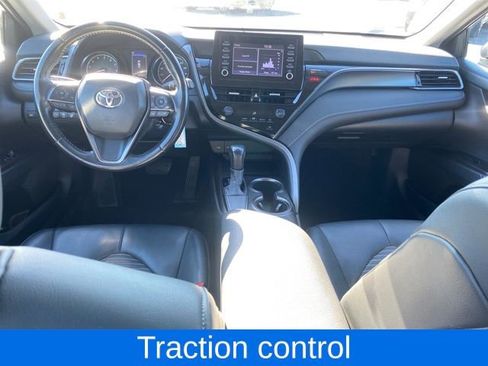 Used 2022 Toyota Camry SE image 5