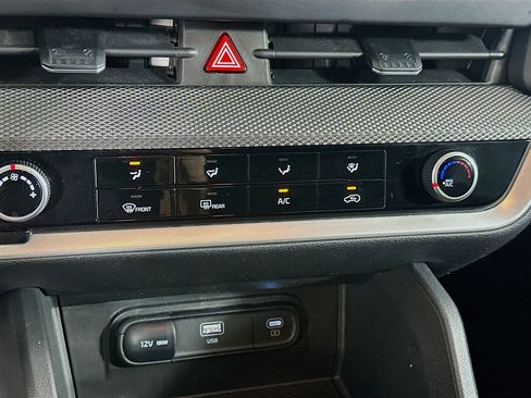 Used 2025 Kia Sportage LX FWD image 23