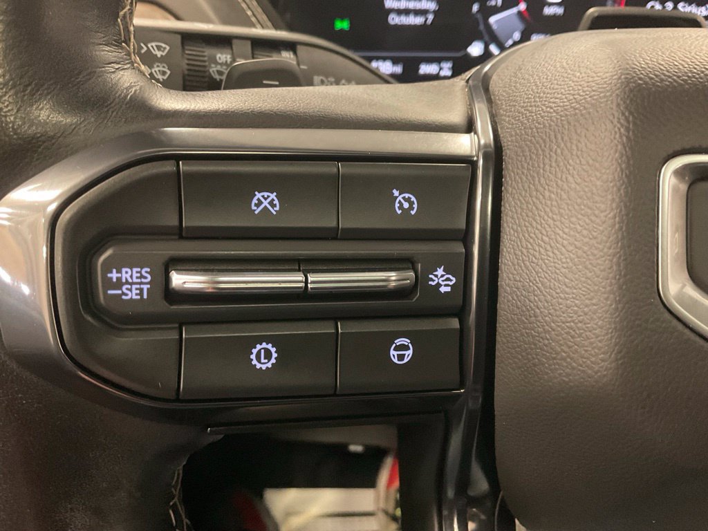 Used 2025 GMC Yukon XL Denali Ultimate w/ LPO, Floor Liner Package AWD/4WD image 16
