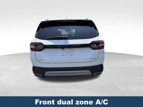 Used 2025 Honda Pilot Touring image 10