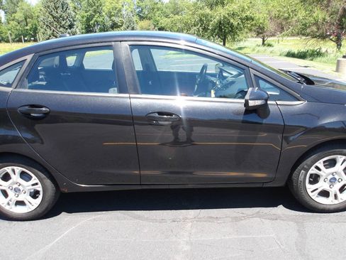 Used 2014 Ford Fiesta SE w/ Comfort Package FWD image 29