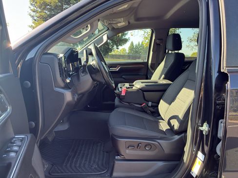 Used 2023 Chevrolet Silverado 1500 LT AWD/4WD image 21