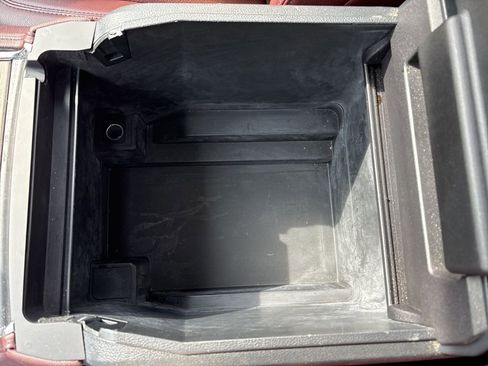 Used 2024 Ford Expedition Limited image 46