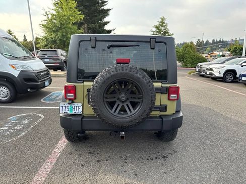 Used 2013 Jeep Wrangler Unlimited Sport w/ Connectivity Group AWD/4WD image 8