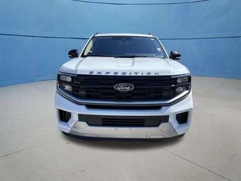 Used 2025 Ford Expedition Platinum AWD/4WD image 4