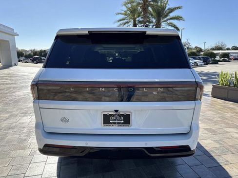 New 2026 Lincoln Navigator L Reserve AWD/4WD image 2