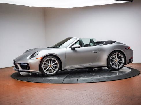 Certified 2022 Porsche 911 Carrera RWD image 2