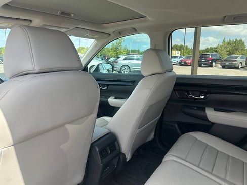 Used 2025 Honda CR-V EX-L image 9