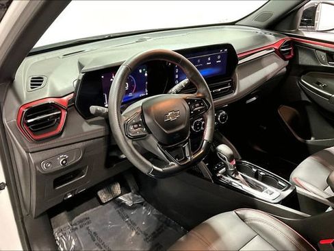 Used 2025 Chevrolet TrailBlazer RS w/ Convenience Package AWD/4WD image 17