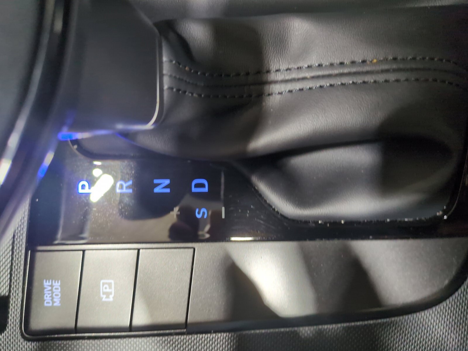 Used 2025 Hyundai Elantra Sport FWD image 21