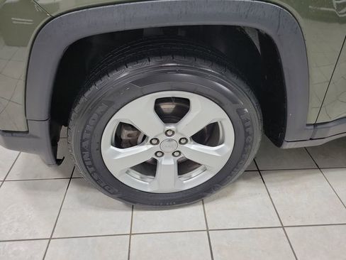 Used 2019 Jeep Compass Latitude image 47