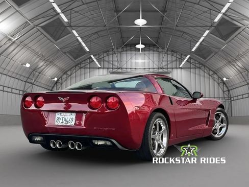 Used 2006 Chevrolet Corvette Coupe w/ Preferred Equipment Group RWD image 2