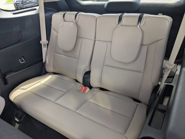 Used 2024 Ford Explorer Limited w/ Limited Technology Package RWD image 13
