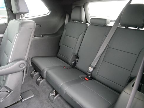 Used 2025 Buick Enclave Preferred image 34