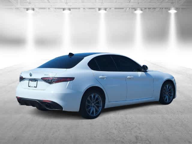 Used 2025 Alfa Romeo Giulia AWD image 8