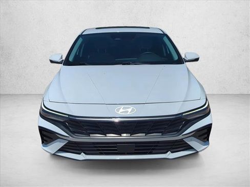 Used 2024 Hyundai Elantra Limited FWD image 2