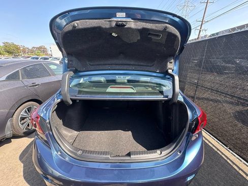 Used 2018 MAZDA MAZDA3 Touring FWD image 10