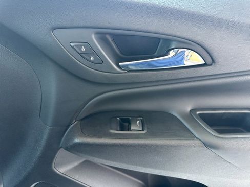 Used 2018 Chevrolet Equinox LT image 15