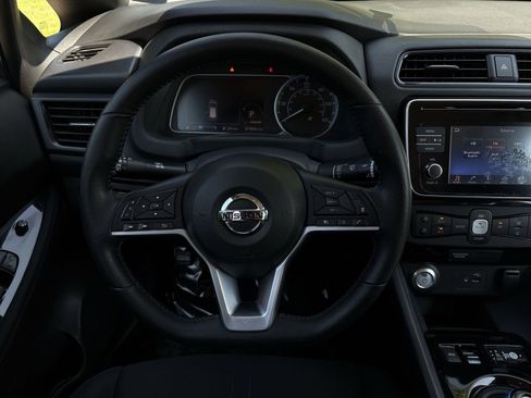 Used 2018 Nissan Leaf SV FWD image 27