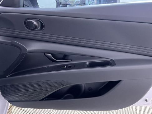 Used 2025 Hyundai Elantra Sport image 29