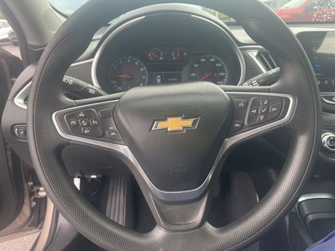 Used 2023 Chevrolet Malibu LT image 15