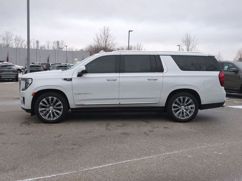 Used 2021 GMC Yukon XL Denali w/ Denali Premium Package image 5