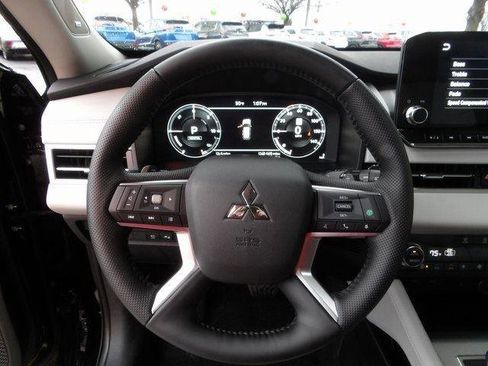 New 2025 Mitsubishi Outlander SEL image 33