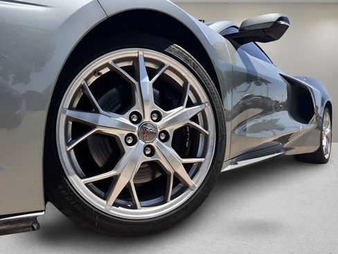 Used 2023 Chevrolet Corvette Stingray Preferred Cpe w/ Z51 Performance Package RWD image 28