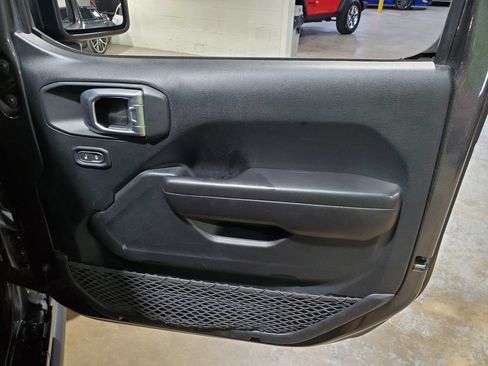 Used 2021 Jeep Wrangler Unlimited Sport AWD/4WD image 17