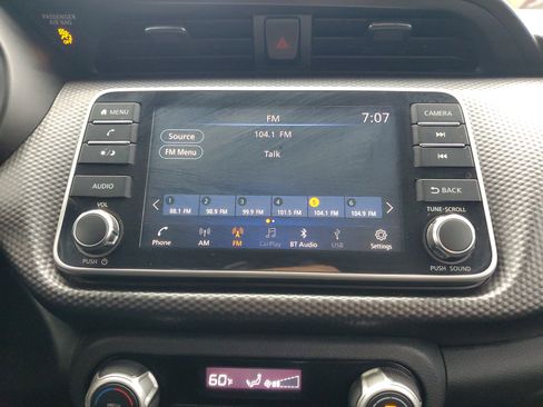 Used 2018 Nissan Kicks SV image 30