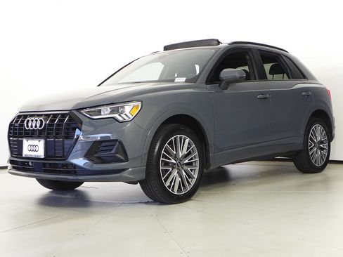 Used 2023 Audi Q3 2.0T Premium w/ Black Optic Package AWD/4WD image 2