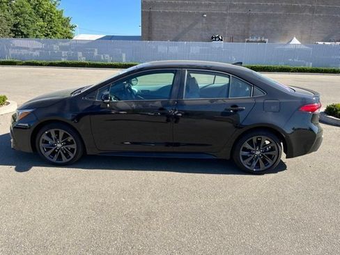 Used 2025 Toyota Corolla SE FWD image 8