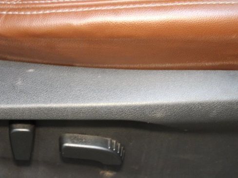 Used 2019 Subaru Ascent Touring image 10