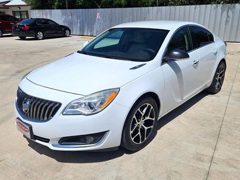 Used 2017 Buick Regal Sport Touring FWD image 1