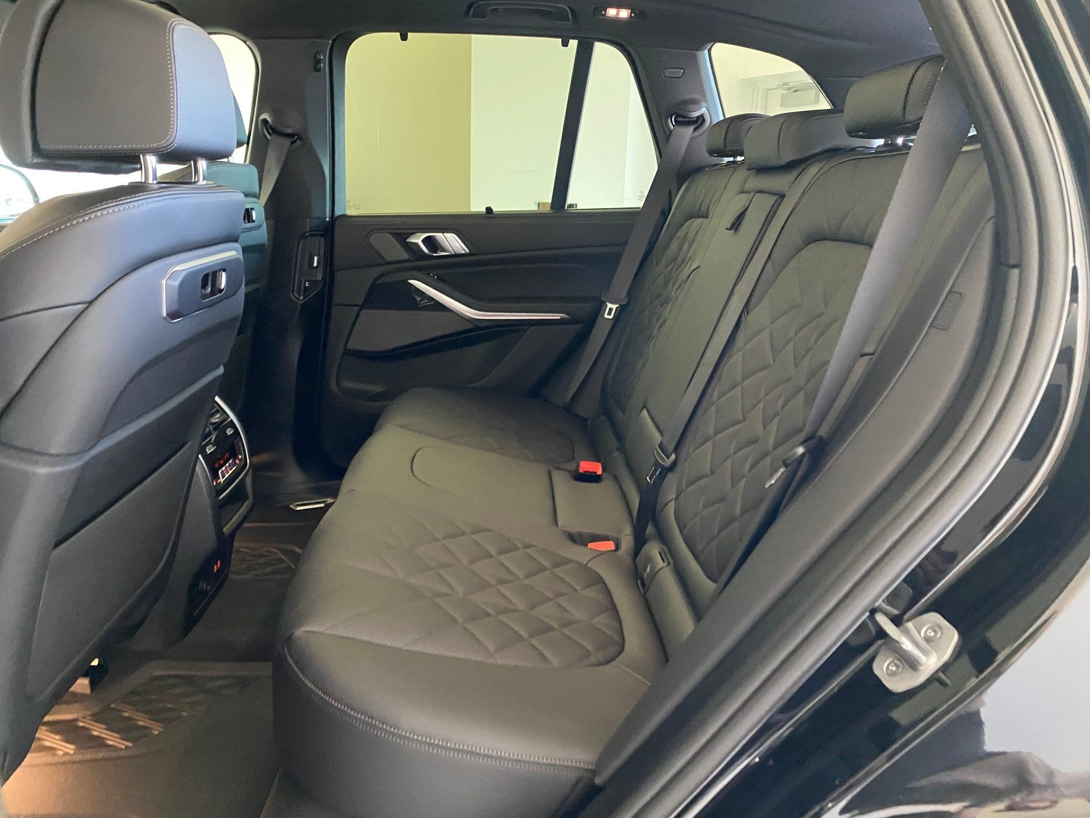 Used 2026 BMW X5 xDrive40i w/ M Sport Package AWD/4WD image 24