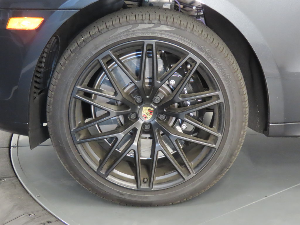 Certified 2026 Porsche Macan GTS AWD/4WD image 11
