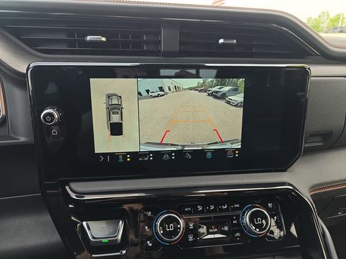 Certified 2023 GMC Sierra 1500 AT4 w/ AT4 Premium Package AWD/4WD image 24
