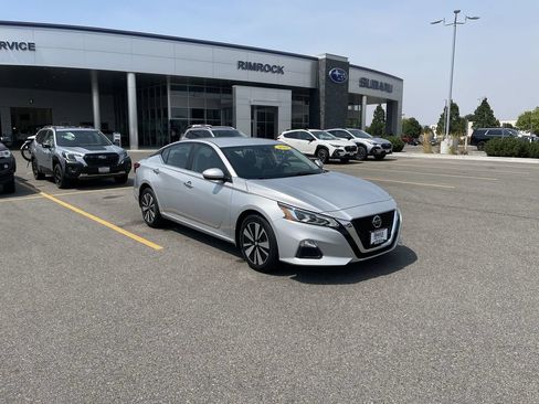 Used 2021 Nissan Altima 2.5 SV AWD/4WD image 12