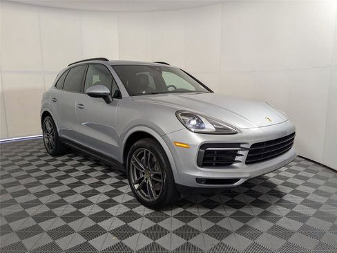 Used 2021 Porsche Cayenne image 3