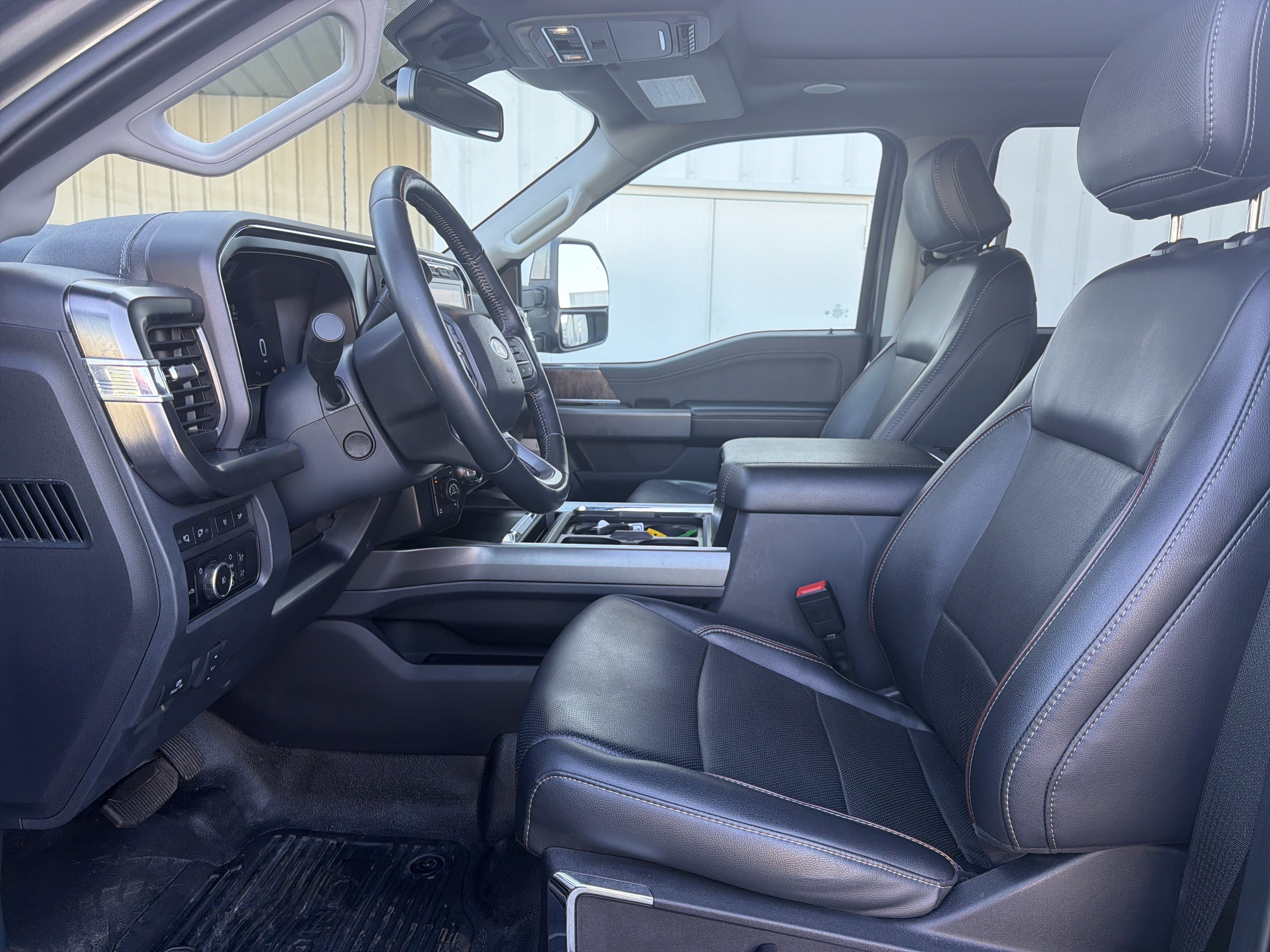 Used 2023 Ford F350 Lariat w/ Lariat Ultimate Package AWD/4WD image 28